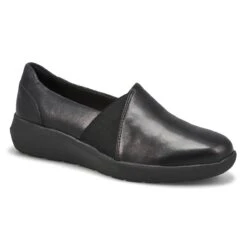 Clarks Women's Kayleigh Step Slip On Shoe - B