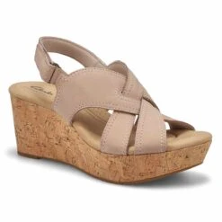 Clarks Women's Rose Erin Wedge Sandal - Sand